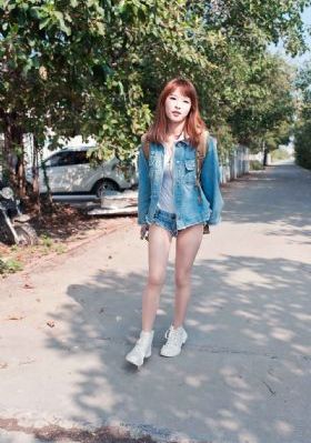 正在播放李雅车模啪啪_高清全集免费观看