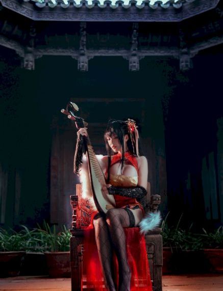 日本美女叉开腿给我捅_在线完整观看
