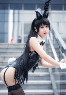 丝袜制服av在线_720电影免费在线